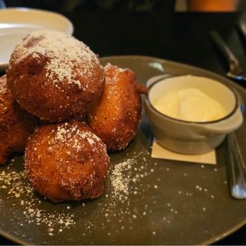 Estes - Zeppole - Italian Near Me - Portland, Oregon Estes - Zeppole - Italian Near Me - Portland, Oregon