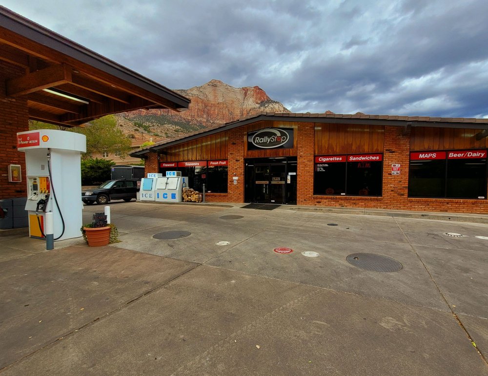 SHELL Updated September 2024 962 Zion Park Blvd, Springdale, Utah