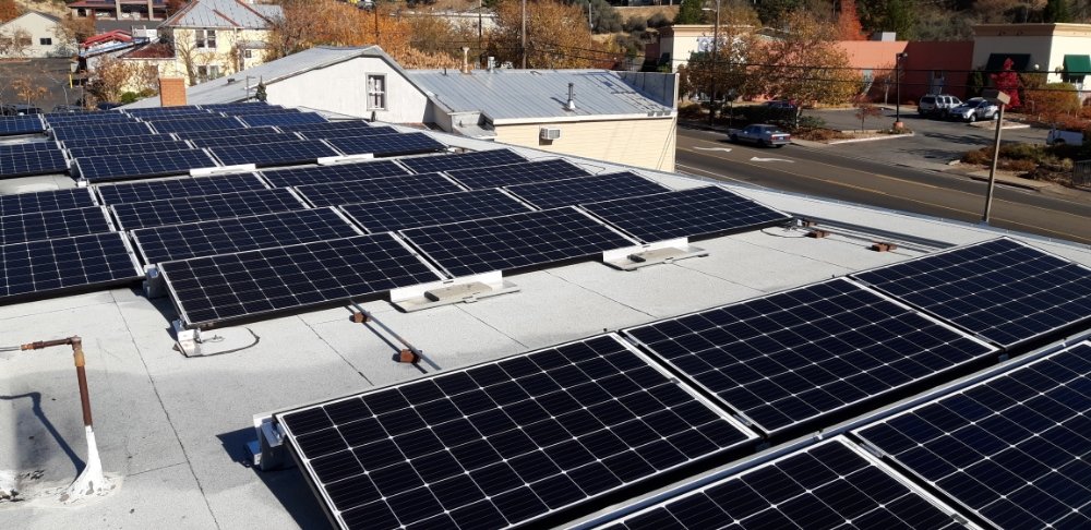 Slide of Foothills Solar Cleaning