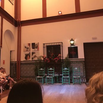 La Casa del Flamenco - Intimate setting - Tablao Flamenco Near Me - Seville, SE La Casa del Flamenco - Intimate setting - Tablao Flamenco Near Me - Seville, SE