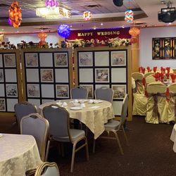 Dynasty House Seafood Restaurant - Inside