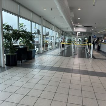Hertz - Check in area. - Car Rental Near Me - Los Angeles, California Hertz - Check in area. - Car Rental Near Me - Los Angeles, California