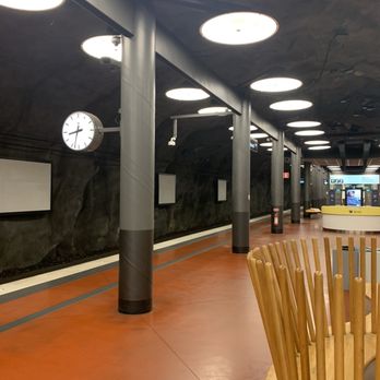 Arlanda Express - Beautiful, clean, and modern station - Airport Shuttles Near Me - Stockholm, Alberta Arlanda Express - Beautiful, clean, and modern station - Airport Shuttles Near Me - Stockholm, Alberta