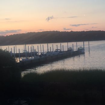 Salt Creek Grille - Sunset on the river - New American Near Me - Rumson, New Jersey