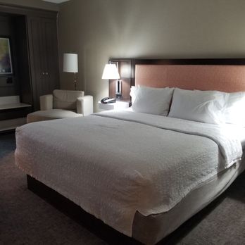 Hampton Inn Albuquerque-University/Midtown - King bed room - Hotels Near Me - Albuquerque, New Mexico Hampton Inn Albuquerque-University/Midtown - King bed room - Hotels Near Me - Albuquerque, New Mexico