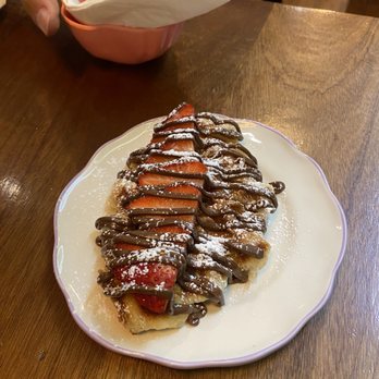 Cafe August - Strawberry Nutella croffle - Cafes Near Me - Palisades Park, New Jersey