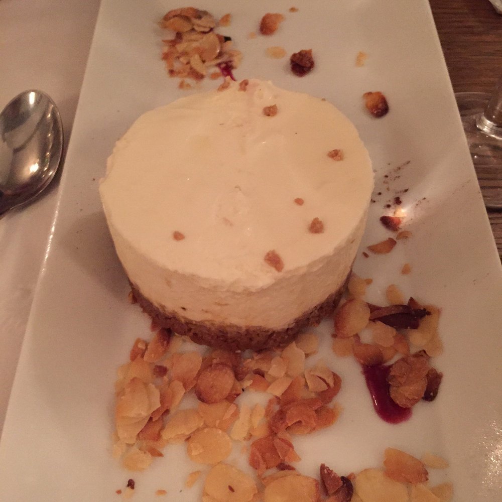 Le Verre Siffleur - My husband actually banged his fist on the table (a little too hard) as a joke, proclaiming this to be the "best damn cheesecake". - French Near Me - Paris, 75 Le Verre Siffleur - My husband actually banged his fist on the table (a little too hard) as a joke, proclaiming this to be the "best damn cheesecake". - French Near Me - Paris, 75