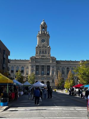 Des Moines' Downtown Farmers’ Market by null