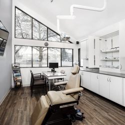 Thien-Thao Le, DDS, MD - Dr. Thien-Thao Le, DDS, MD Boulder Colorado Oral Surgery room