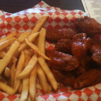 Wingtown & Grill - 10 wing combo - Chicken Wings Near Me - Carrollton, Texas