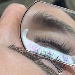 The Aesthetic - Natural length, Hybrid lashes by Savi!
