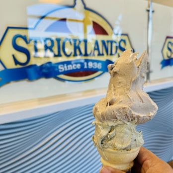 Stricklands Ice Cream - Andes Cool Mint Fudge and Matcha Oreo - Ice Cream & Frozen Yogurt Near Me - Costa Mesa, California Stricklands Ice Cream - Andes Cool Mint Fudge and Matcha Oreo - Ice Cream & Frozen Yogurt Near Me - Costa Mesa, California