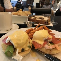 Eggs Benedict Eggs Benedict