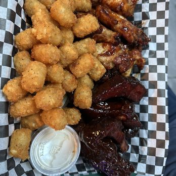 ECR Pub - Rack and wings and tater tots - Sports Bars Near Me - Belmont, California ECR Pub - Rack and wings and tater tots - Sports Bars Near Me - Belmont, California