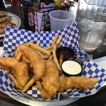 Murray's Saloon & Eatery - Yummy fried chicken and French fries!!! - Karaoke Near Me - Big Bear Lake, California