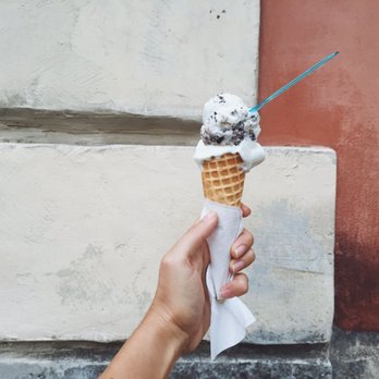 Fatamorgana - Banana sesame and vanilla milk gelato at Fattamorgana in Rome. - Gelato Near Me - Rome, RM