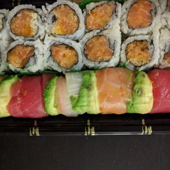 U-Sushi - Rainbow roll, spicy salmon maki x2 - Sushi Bars Near Me - Brookline, Massachusetts