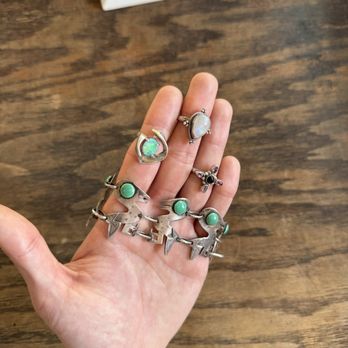 Vintage Underground - Used, Vintage & Consignment Near Me - Chicago, Illinois