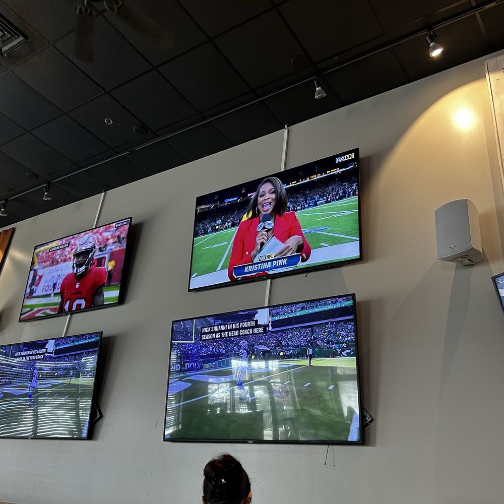 B&D Burgers - Multiple TVs around the restaurant, so you wont miss a game. - American Near Me - Pooler, Georgia B&D Burgers - Multiple TVs around the restaurant, so you wont miss a game. - American Near Me - Pooler, Georgia