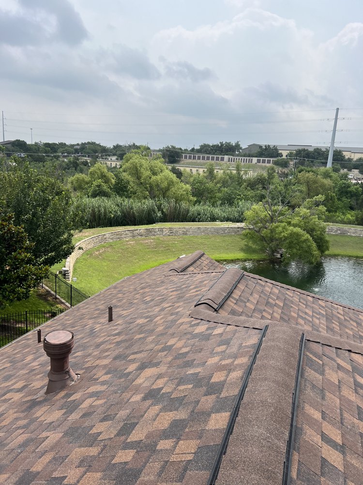 Slide of Fernando's Roofing