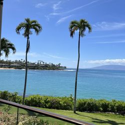 Slack Key Show - Masters Of Hawaiian Music - Nearby