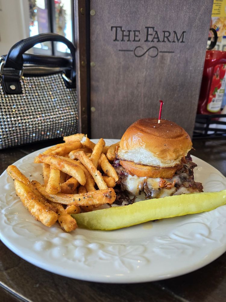 THE FARM Updated October 2024 29 Photos & 12 Reviews 550 W Ky Dr, La Center, Kentucky