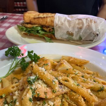 Luigi's - Italian Near Me - Bakersfield, California
