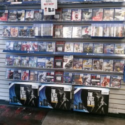 Game Stop - PS4 section