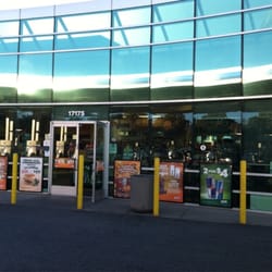 Ampm entrance