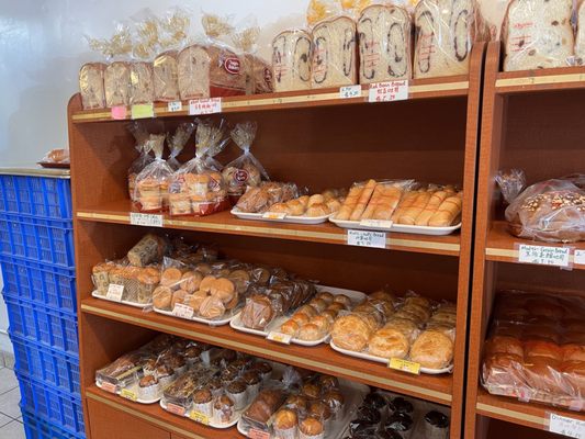 Suzanne's Cake & Pastry by null