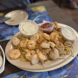 Ray's Shanty - Combination platter with pasta