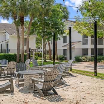 Lakepointe at Jacaranda - Apartments Near Me - Plantation, Florida