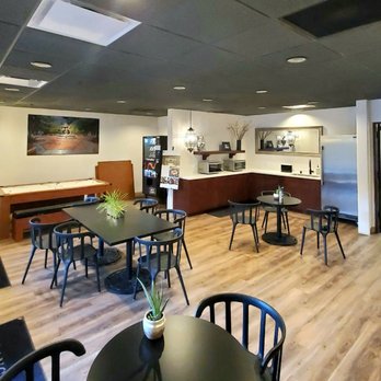 1802 Jiu-Jitsu - lounge area for parents - Brazilian Jiu-jitsu Near Me - San Diego, California