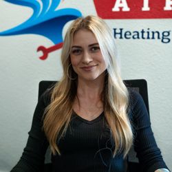 Longevity Business Consulting - Owner Jasmine Thompson