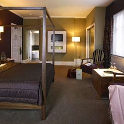 Midland Hotels - Suite with 4 Poster Bed