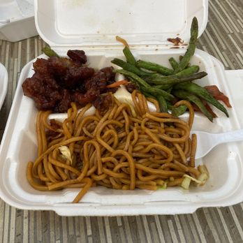 Basil Thai Kitchen - Sweet chili chicken, noodles, and green beans...so good! - Thai Near Me - Birmingham, Alabama Basil Thai Kitchen - Sweet chili chicken, noodles, and green beans...so good! - Thai Near Me - Birmingham, Alabama