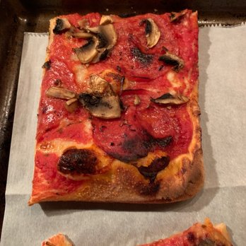 Lariele - Poppy pizza supposed to have sausage, pepperoni, mushrooms. Where's the sausage??? Pepperoni so thin can't find and mushrooms are sparse. - Pizza Near Me - Media, Pennsylvania