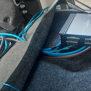 CMA Mobile - Chrysler 300 with single sub and rim lights - Car Stereo Installation Near Me CMA Mobile - Chrysler 300 with single sub and rim lights - Car Stereo Installation Near Me