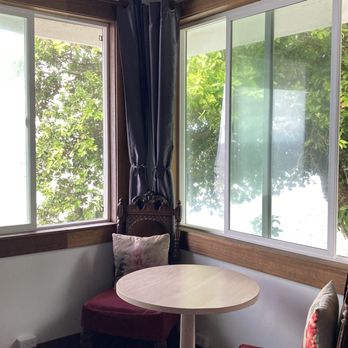Hilo Bay Oceanfront Bed And Breakfast - Bed & Breakfast Near Me - Hilo, Hawaii