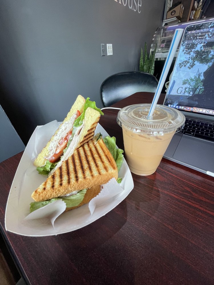 GRANT PARK COFFEEHOUSE Updated September 2024 15 Photos & 20