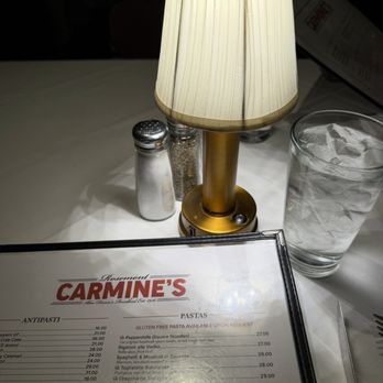 Carmine's Rosemont - Ambiance - Italian Near Me - Rosemont, Illinois