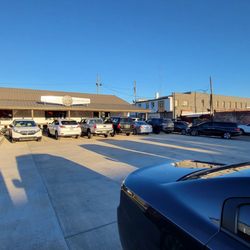 Crawfish Warehouse - Outside in parking lot