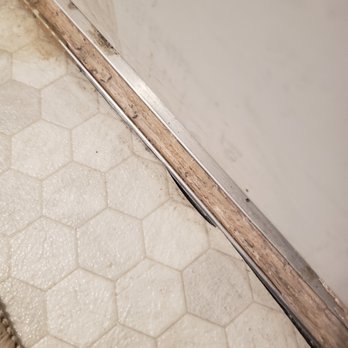 NW Industrial Flooring - Cuts at door threshold - Flooring Near Me NW Industrial Flooring - Cuts at door threshold - Flooring Near Me