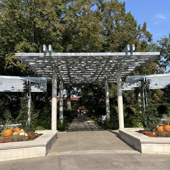 The Morton Arboretum - Centennial garden - Botanical Gardens Near Me - Lisle, Illinois