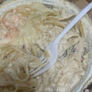 Palm Pizza - Shrimp and chicken Alfredo Fettuccine Alfredo with Chicken and Shrimp - Pizza Near Me - Las Vegas, Nevada