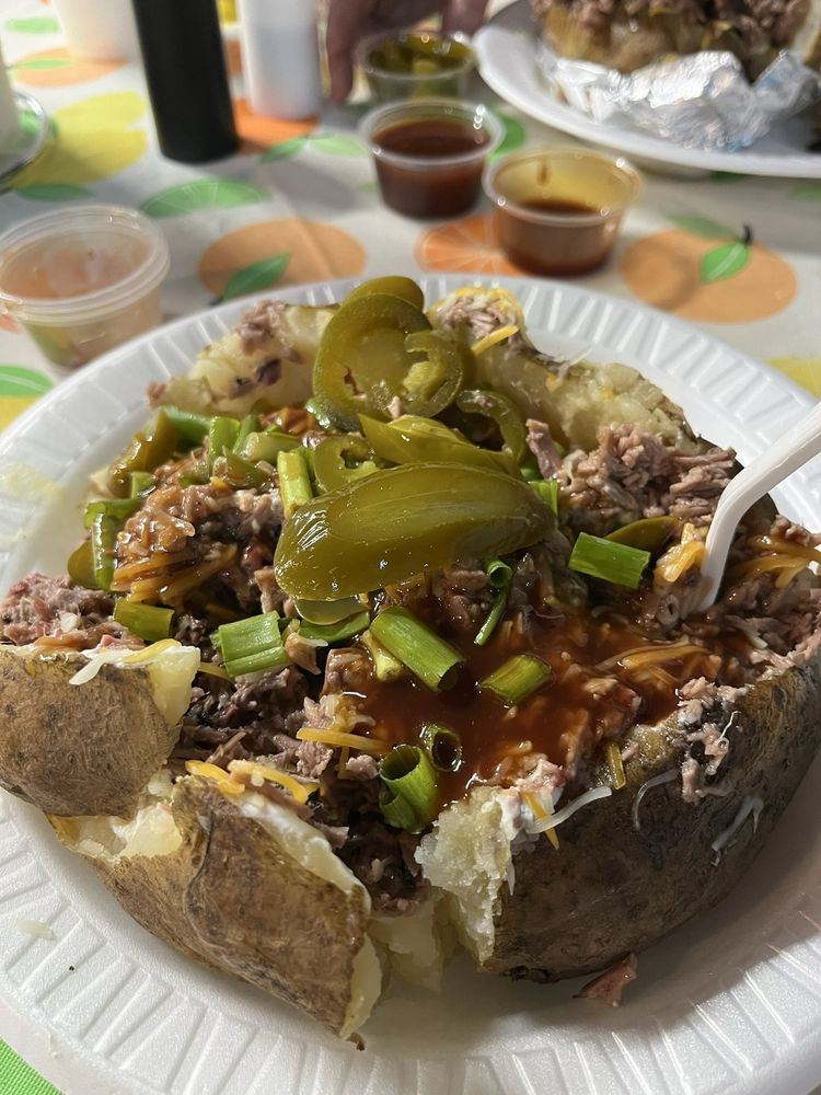 Country P's BBQ & Catering Logo