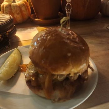 The Longfellow Bar - The best burger I ever had! - New American Near Me - Cambridge, Massachusetts