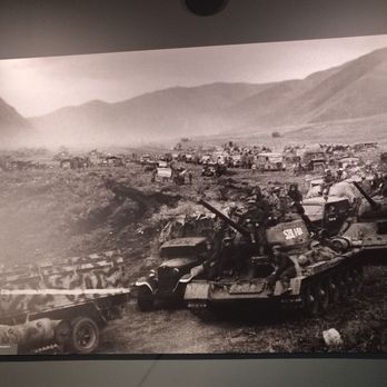 Imperial War Museum - WW2 armored column of Soviet T34/85 and T34/76 tanks - Museums Near Me - London, XGL