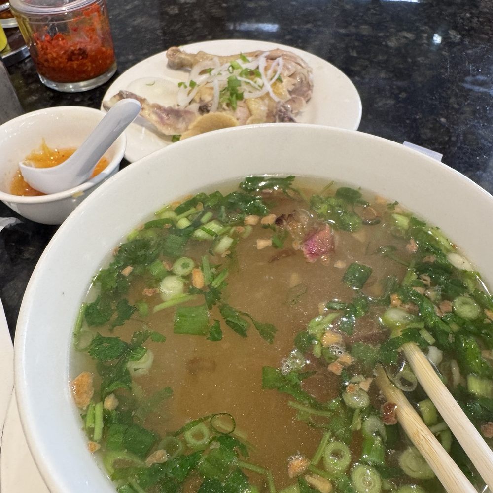 Banh canh ga Banh canh ga