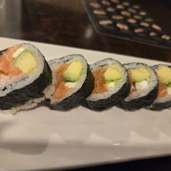 Tomikawa Japanese Restaurant - I love a Philadelphia roll - Japanese Near Me - Pasadena, California